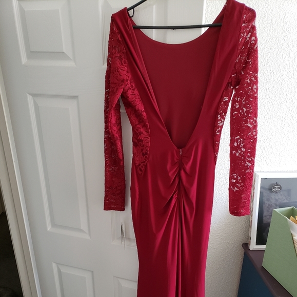 GORGEOUS maroon evening gown - Picture 6 of 6